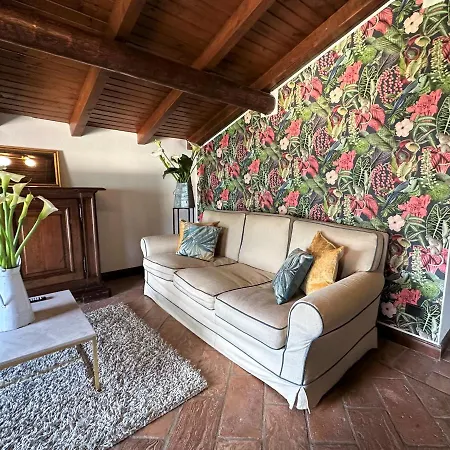 Aparthotel L'Antico Borgo à Cremia Extérieur photo